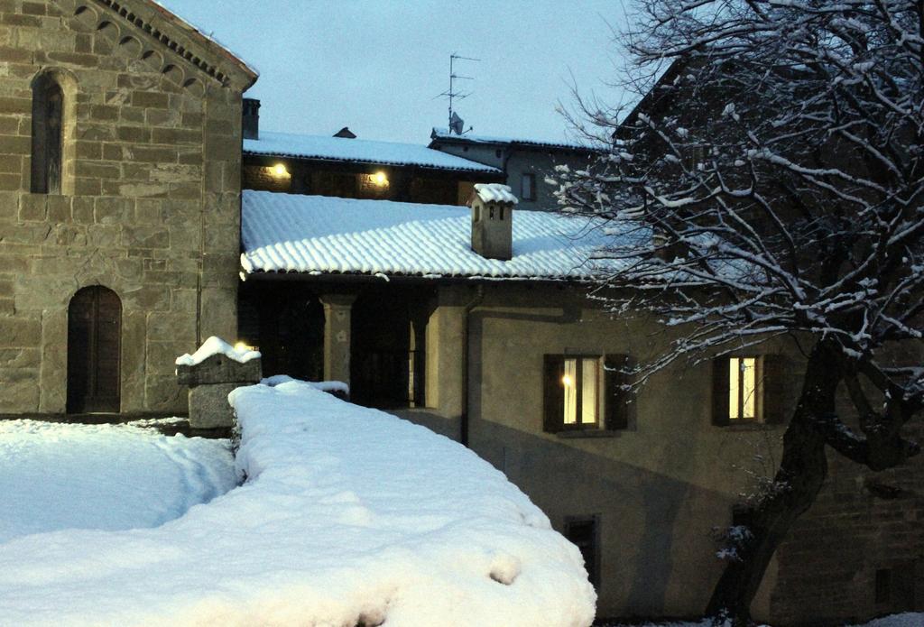 Historical House Medieval Abbey - Al Chiostro Sotto il Monte Pokój zdjęcie